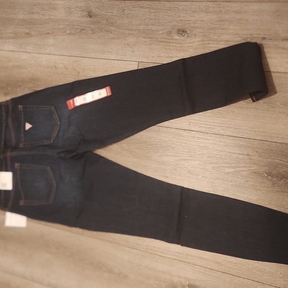 COPY - GUESS Dark Wash Skinny Jeans - Picture 5 of 8